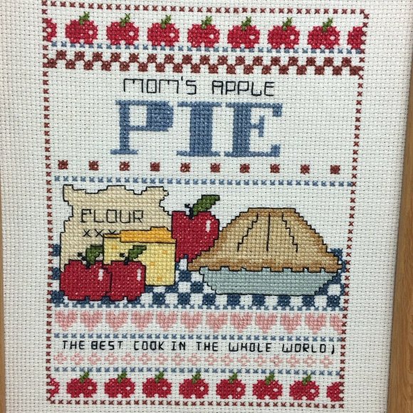 Cross Stitch Finished Framed Vintage Mom's Apple Pie Best Cook In World Vintage - Picture 12 of 12